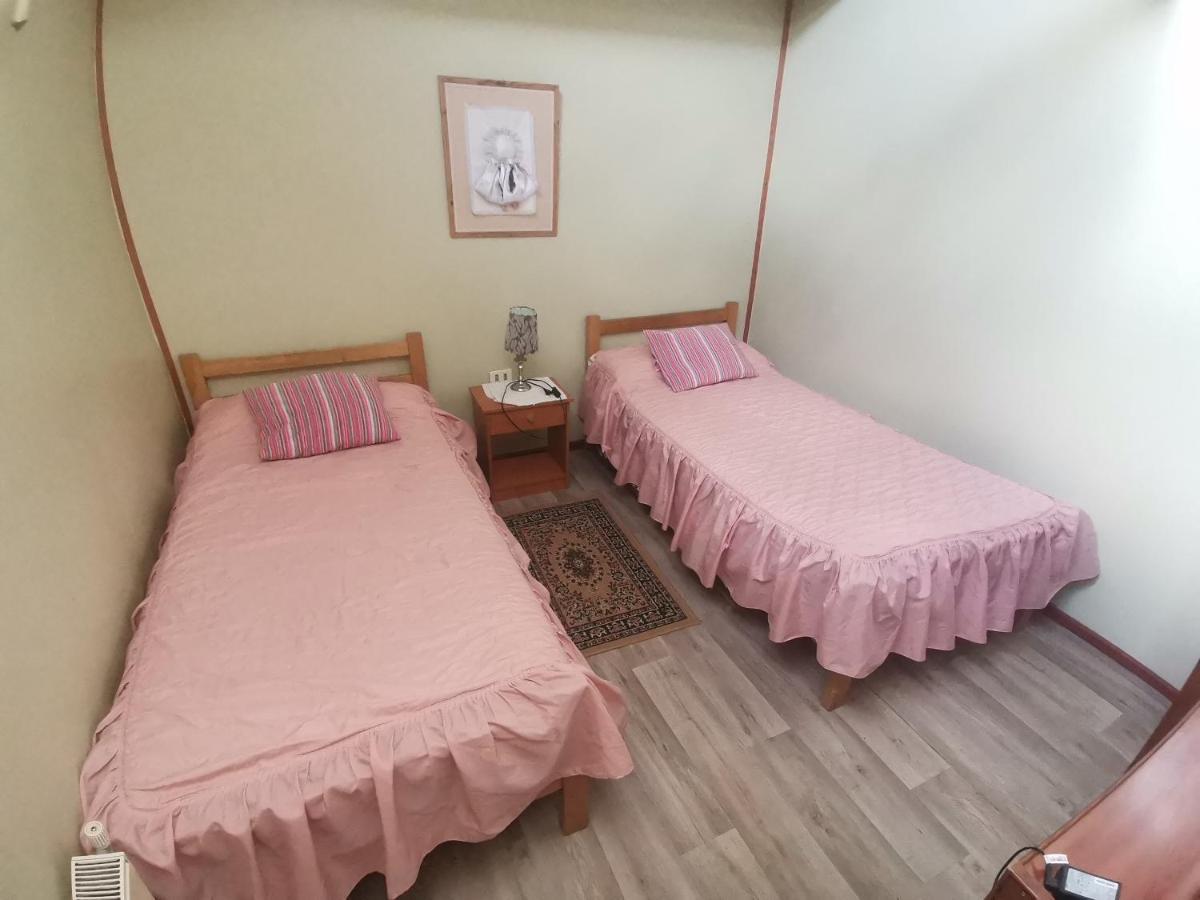 Hostal Bernardita ปวยร์โตนาตาเลส ภายนอก รูปภาพ