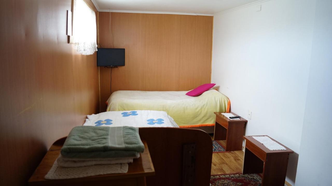 Hostal Bernardita ปวยร์โตนาตาเลส ภายนอก รูปภาพ