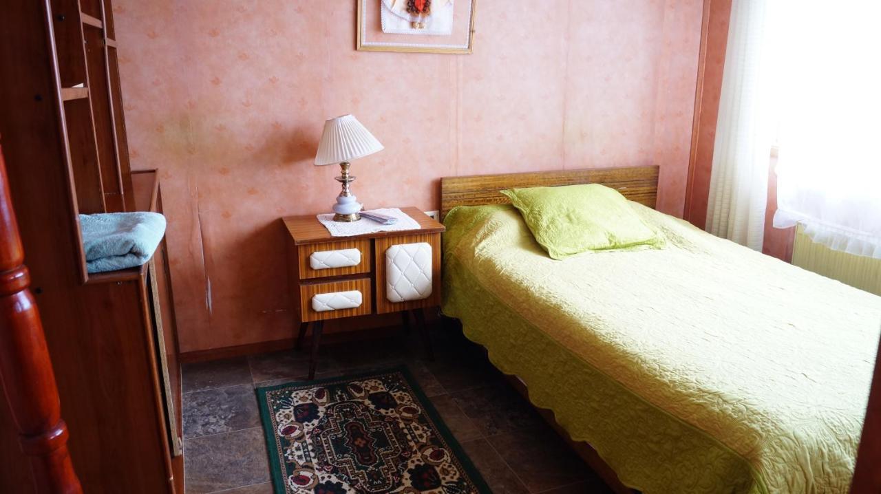 Hostal Bernardita ปวยร์โตนาตาเลส ภายนอก รูปภาพ