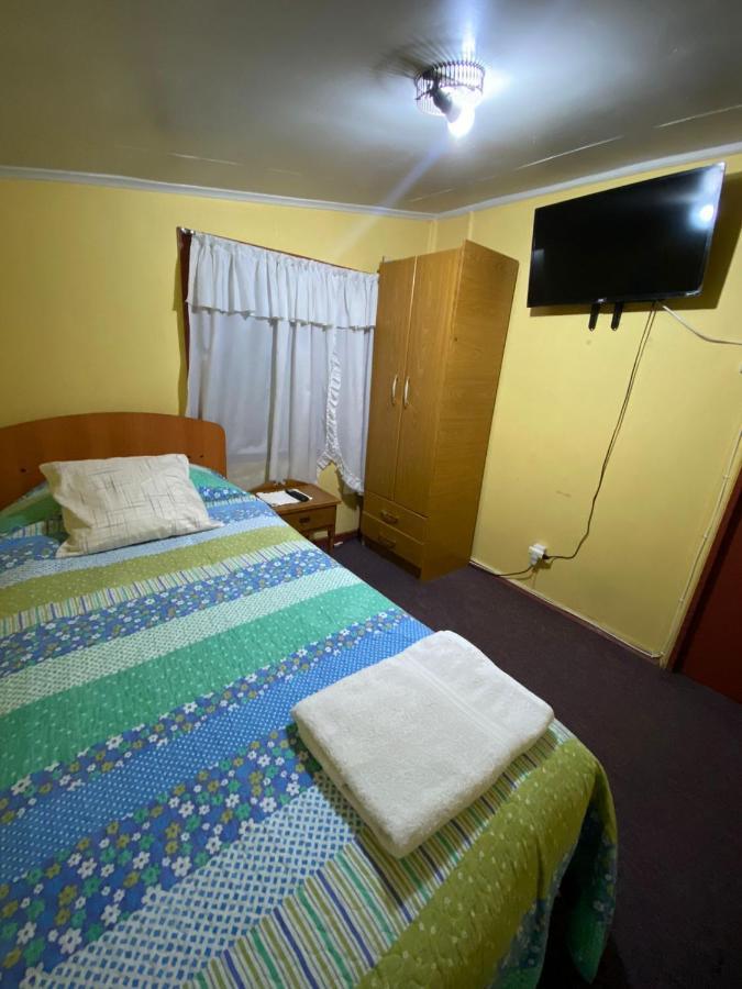 Hostal Bernardita ปวยร์โตนาตาเลส ภายนอก รูปภาพ