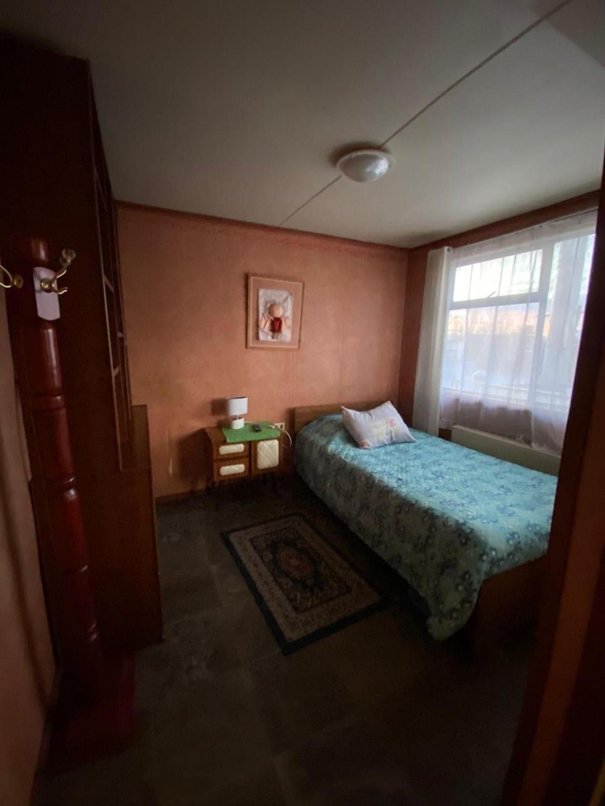 Hostal Bernardita ปวยร์โตนาตาเลส ภายนอก รูปภาพ
