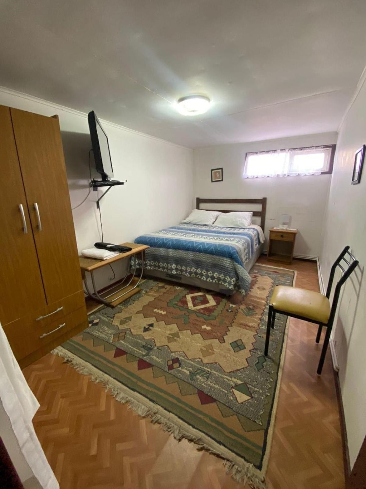 Hostal Bernardita ปวยร์โตนาตาเลส ภายนอก รูปภาพ
