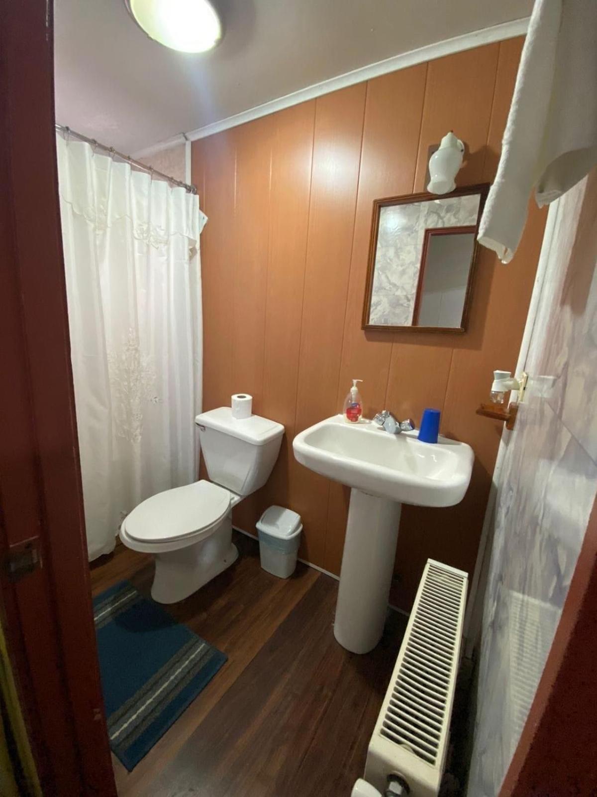 Hostal Bernardita ปวยร์โตนาตาเลส ภายนอก รูปภาพ